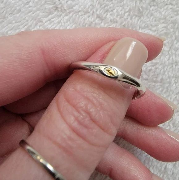 Tessa Metcalfe Single Claw Ring ring - Picture 3 of 8